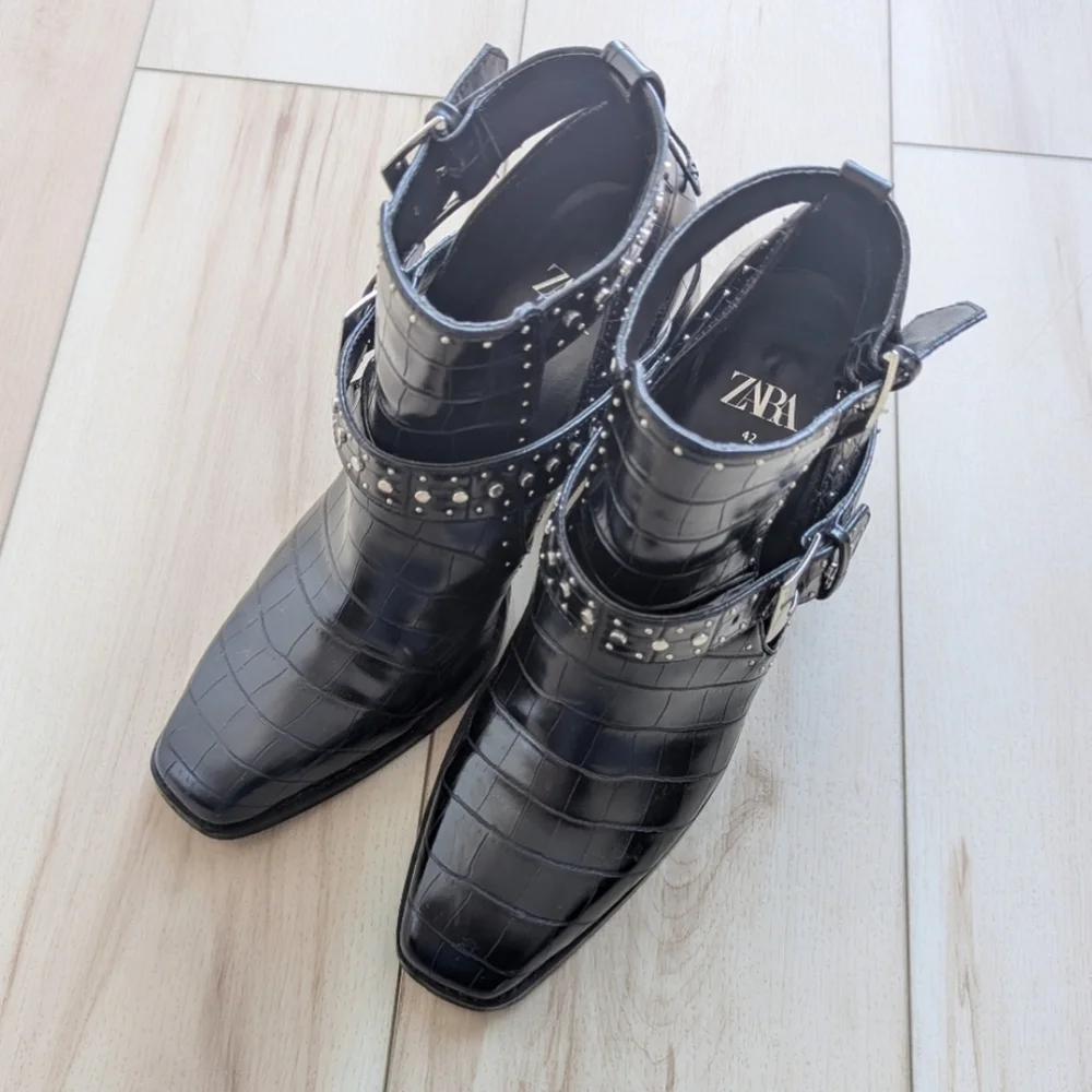 Zara studded ankle boots animal printembossed cut out chunky heel